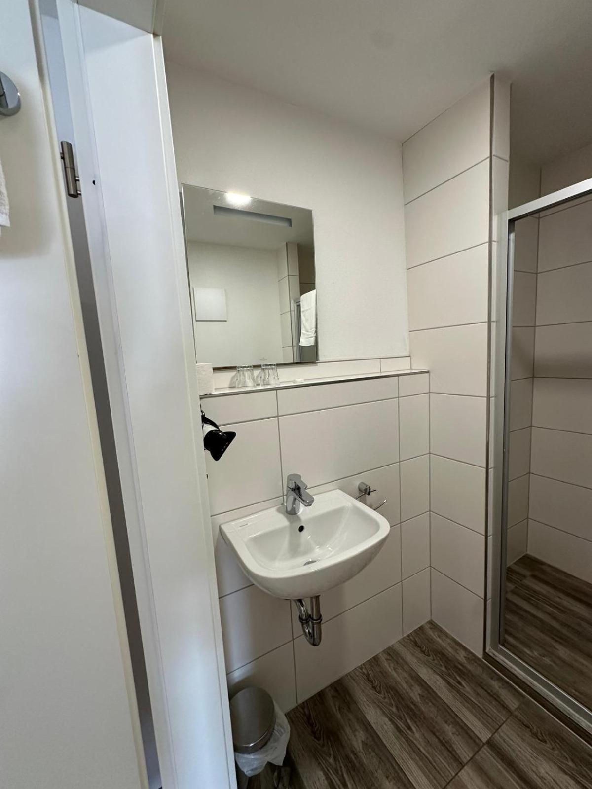 Gasthaus - Hotel Neue Post Meitingen Ngoại thất bức ảnh