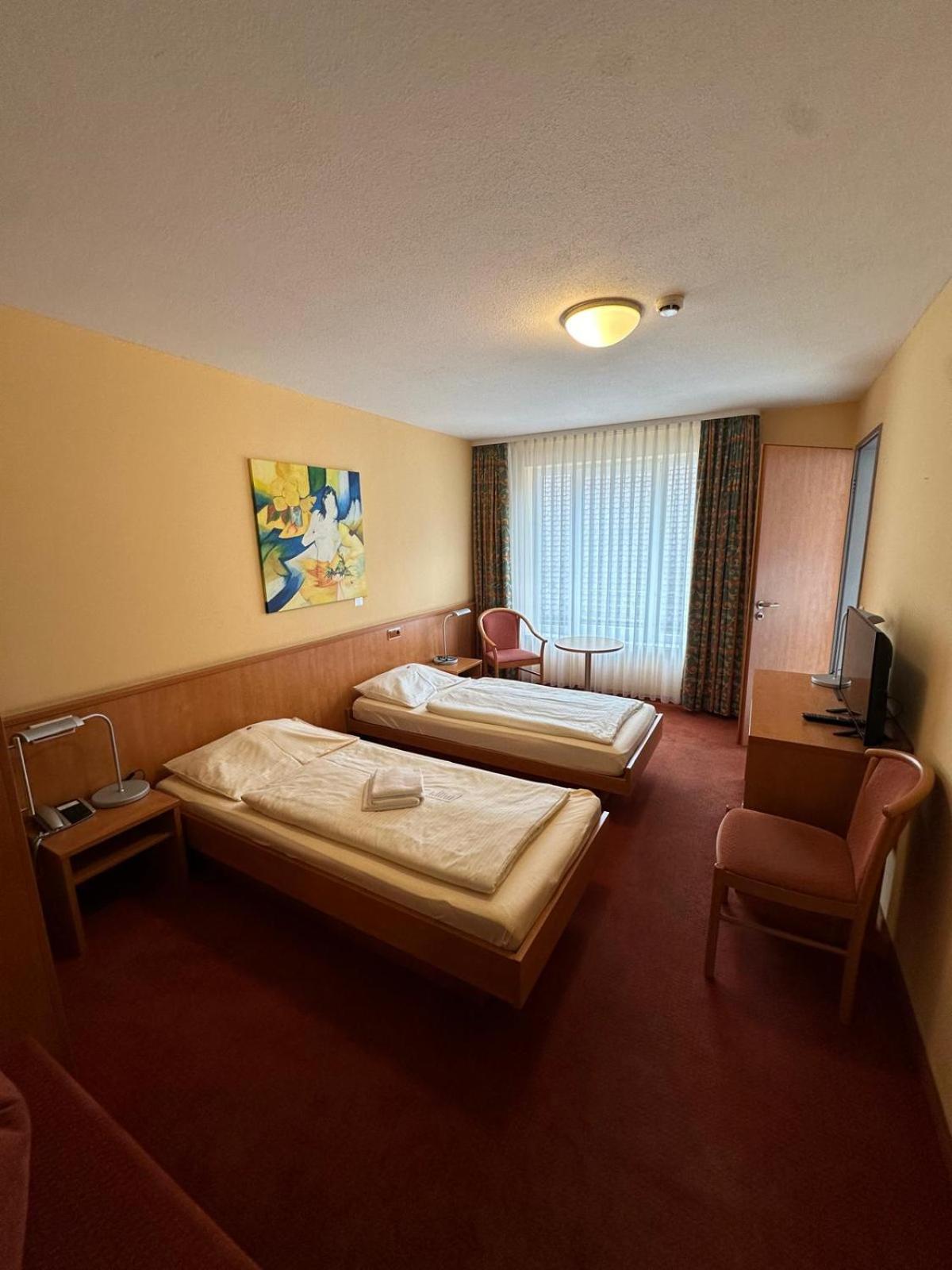Gasthaus - Hotel Neue Post Meitingen Ngoại thất bức ảnh